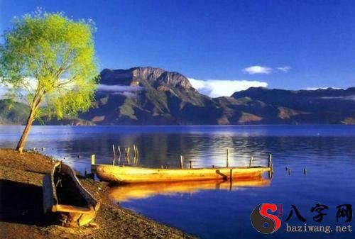 梦见去湖边旅游